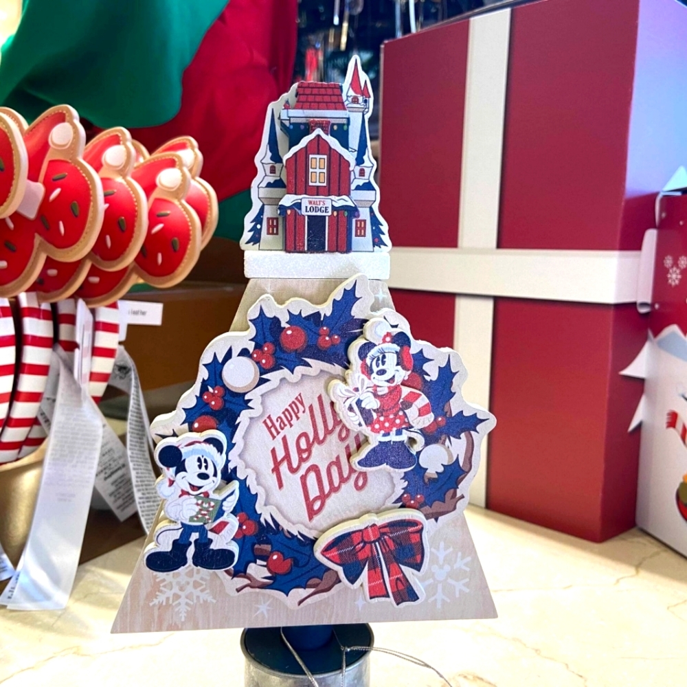 DisneyParks Walt's Holiday Lodge Collection Musical Tree New In Box
